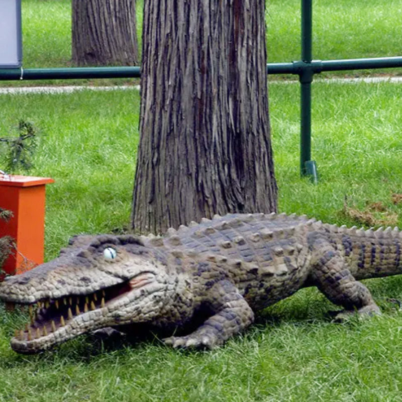 alligator animatronic